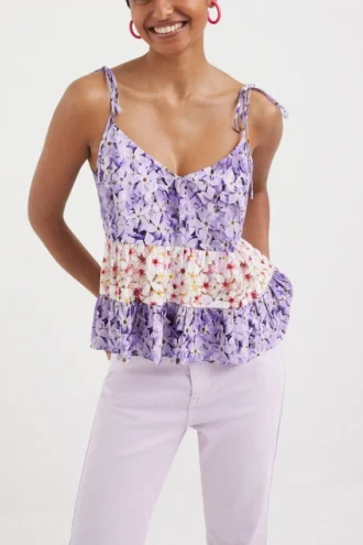 Top con spalline floreali Top con spalline floreali