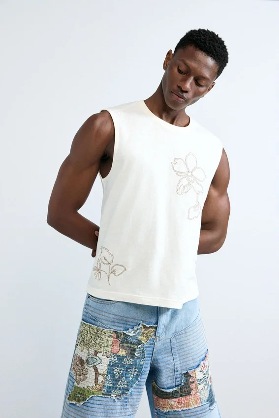 Top con spalline sottili ricamato Top con spalline sottili ricamato