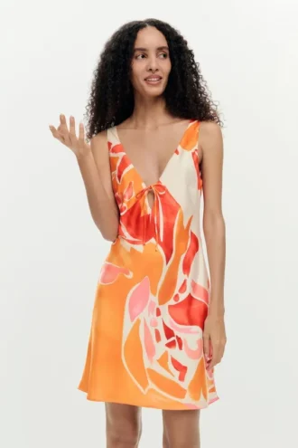 Vestito a petali con spalline