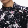 Vestito con collo a kimono e motivo a foglie Vestito con collo a kimono e motivo a foglie