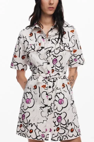 Vestito con fiori disegnati