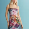 Vestito con fiori in paillettes Vestito con fiori in paillettes