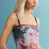 Vestito con fiori in paillettes Vestito con fiori in paillettes