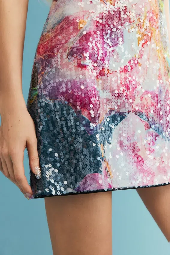 Vestito con fiori in paillettes Vestito con fiori in paillettes
