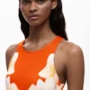 Vestito con fiori laterali