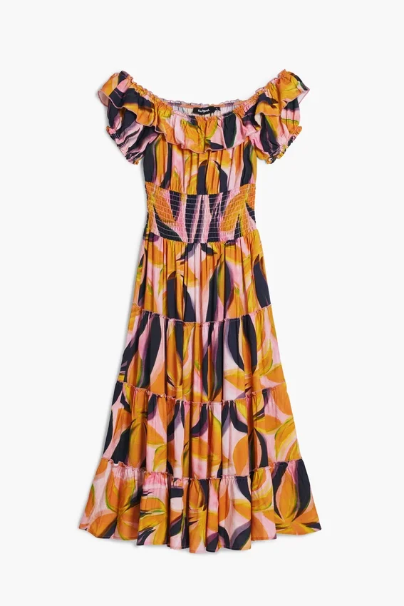 Vestito con scollo alla Bardot e volant Vestito con scollo alla Bardot e volant