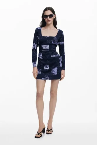 Vestito con scollo quadrato e stampa cartolina