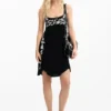 Vestito con spalline fluide ricamato