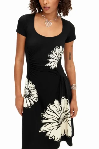 Vestito midi a maniche corte con scollo e margherite.