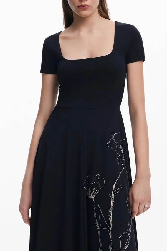 Vestito midi scollato Vestito midi scollato