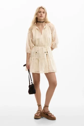Vestito ricamato con fiocco