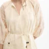 Vestito ricamato con fiocco