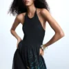 Vestito tropicale con scollo all’americana