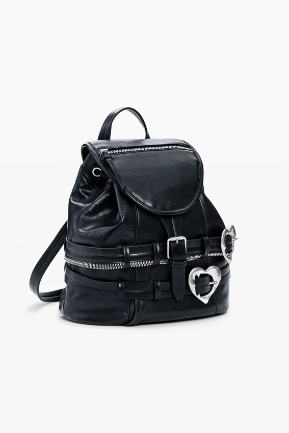 Zaino con fibbie a forma di cuore Zaino con fibbie a forma di cuore