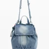 Zaino in denim con ciondoli