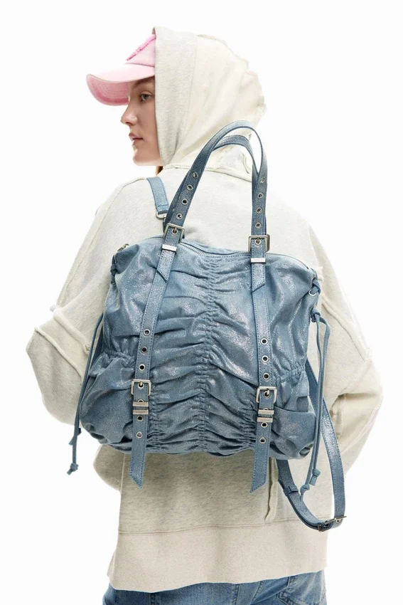 Zaino medio in denim con ruches Zaino medio in denim con ruches
